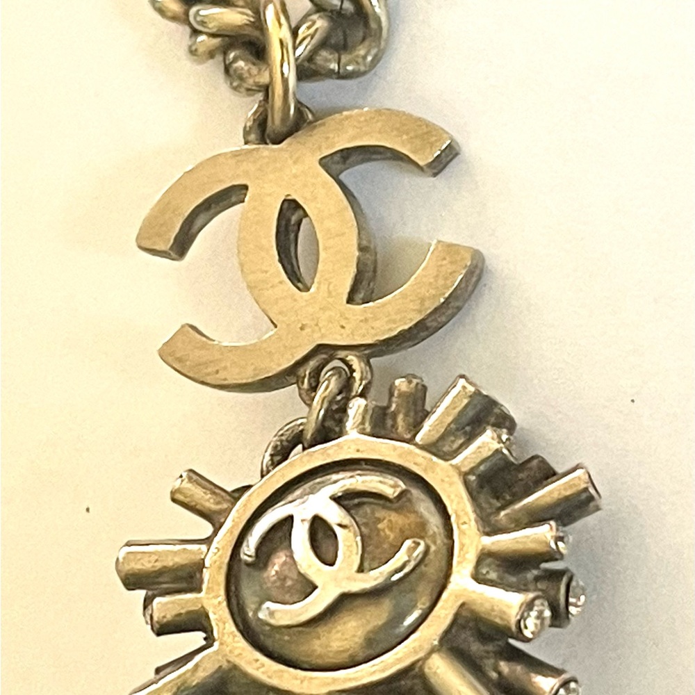 CHANEL VINTAGE 2004 COLLECTION STARBURST PENDANT NECKLACE